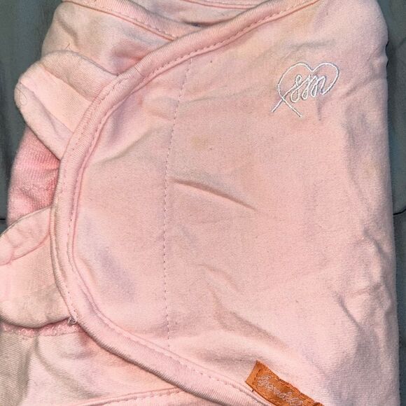 Pink swaddle me swaddle with small staining see all photos - Picture 4 of 4